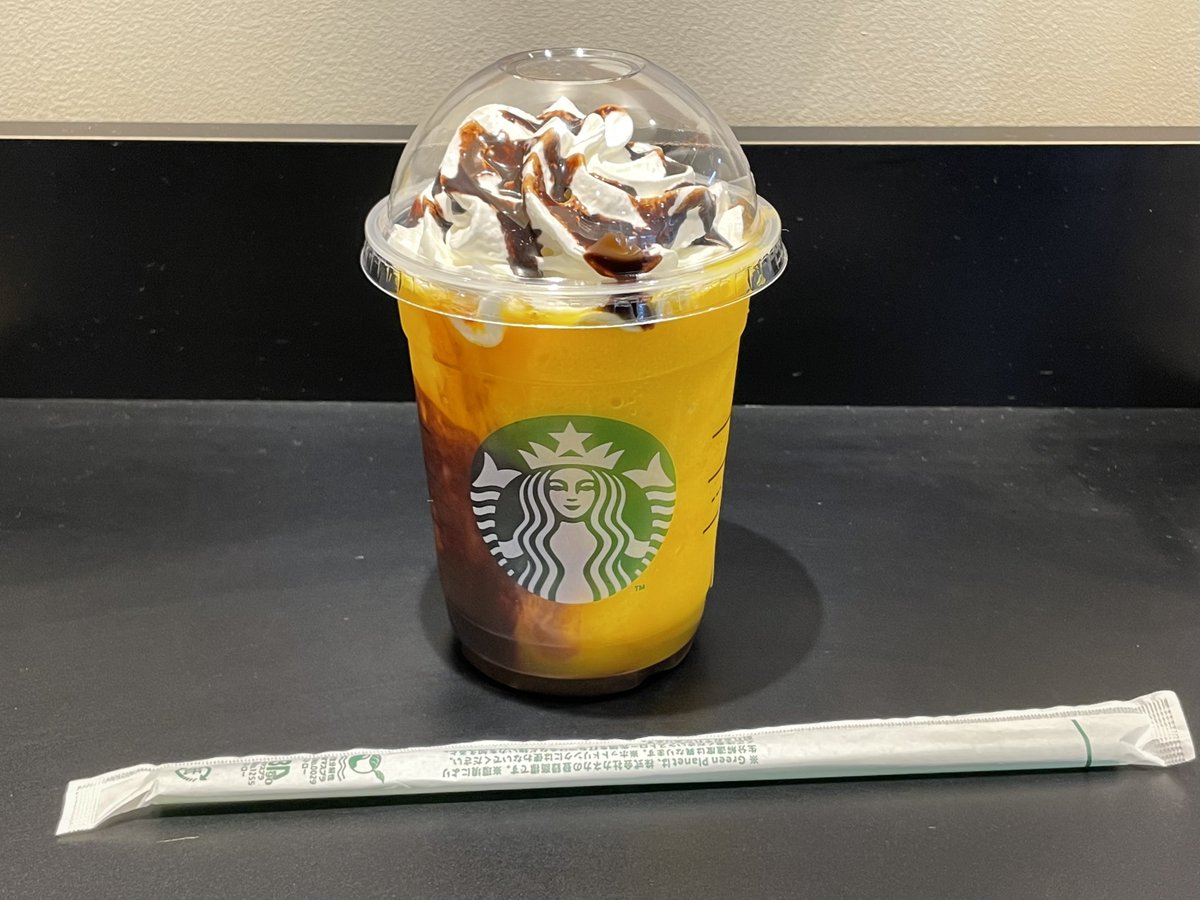 QG1YT4vcdFV2bND's tweet photo. 食後 ＃スタバ の限定ドリンク
秋葉原駅前店
『マンゴー×ショコラフラペチーノ』
今日はアイスコーヒーがイタリアンローストなの
知ってたのでそれで腹ごなしの予定が変更ｗ
着ていく服間違えて暑くてマンゴーが美味い
チョコと相性抜群 喉潤い最高でした😋
イタリアンロースト挽いてもらいました https://t.co/zQeARpBCDe