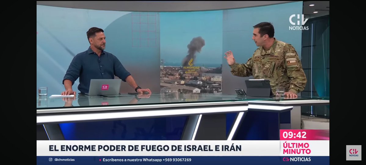 En esta imagen , hay solo uno de ellos que ha estado en la guerra , y el otro solo la ha visto en libros...