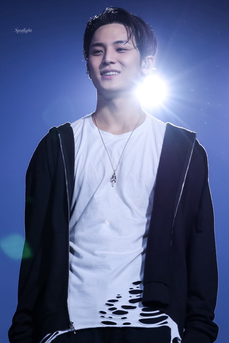 𝘚𝘱𝘰𝘵𝘭𝘪𝘨𝘩𝘵 tweet media