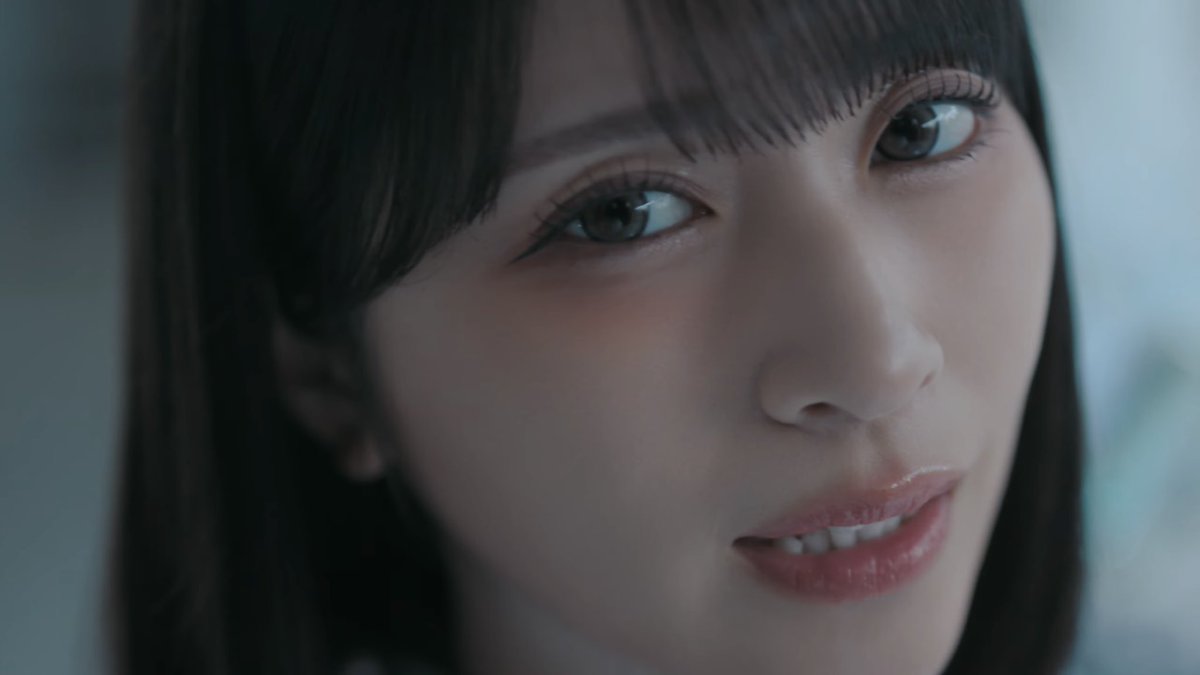 舞香ちゃんのセルフネイルが衣装に合うティファニーブルーのリボン柄でとても可愛いそして器用

舞香ちゃんのまつ毛が綺麗な等間隔で綺麗な放射状を描いておりとても可愛いそして器用

#劇薬中毒 #イコラブ #佐々木舞香