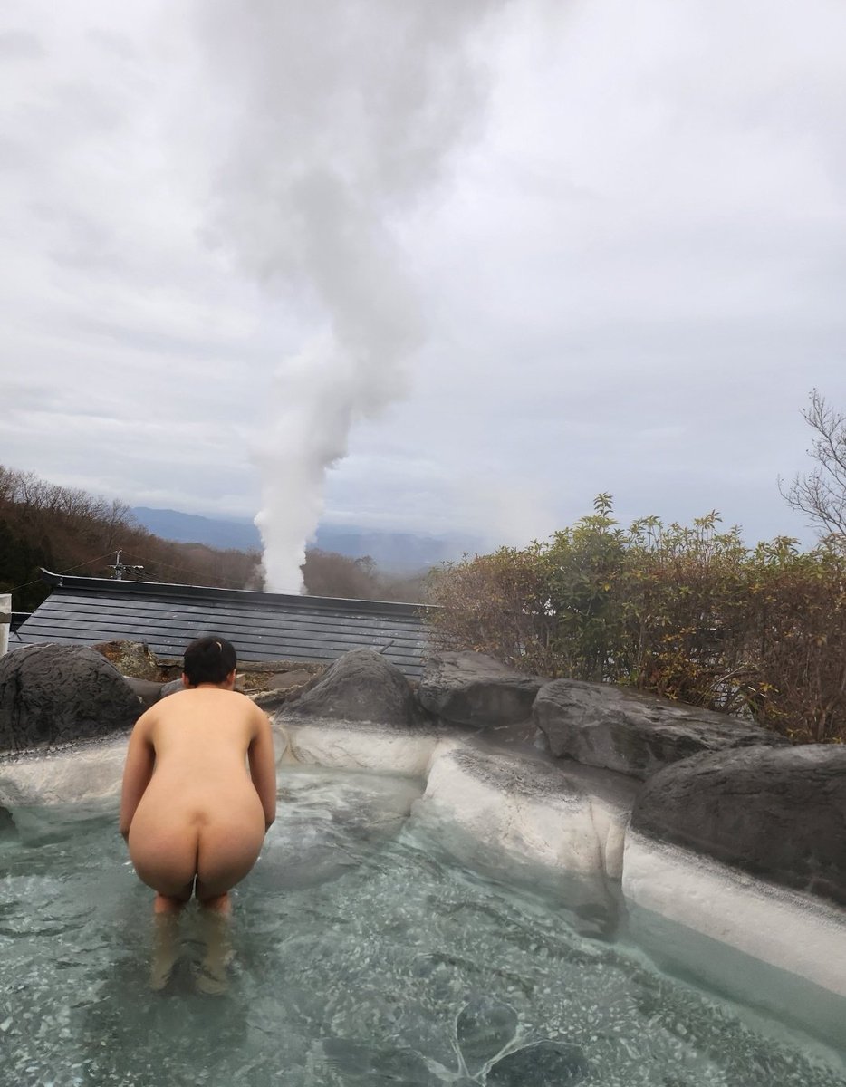 H & H 커플 tweet media