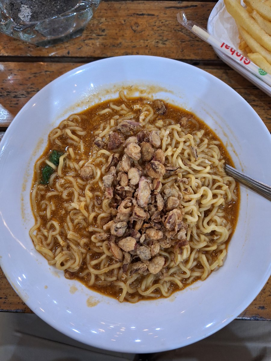 Makan mie