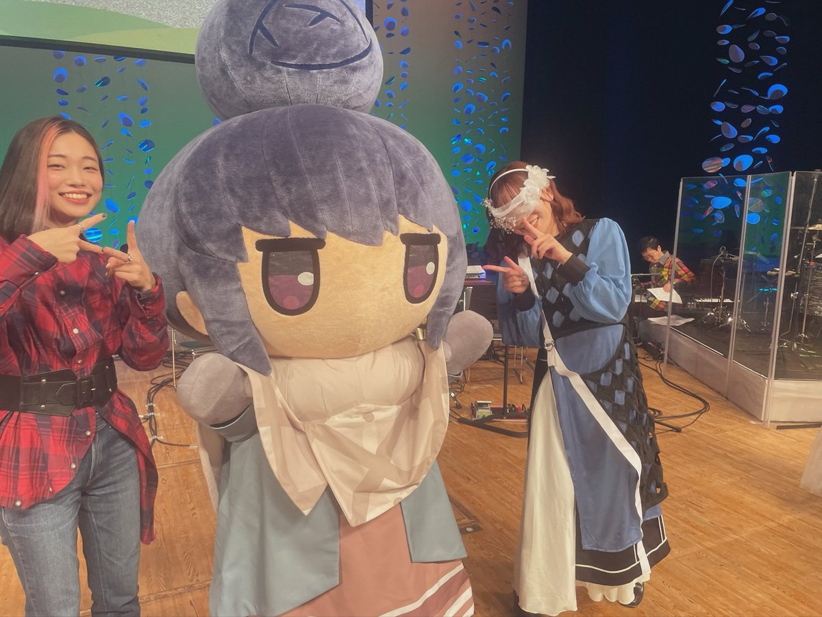 _kiminone's tweet photo. #ゆるキャン音楽祭2026
音楽担当の #立山秋航 さん
#亜咲花 さん #佐々木恵梨 さん
そして #きぐリン ちゃんともパシャリ📸
みなさまとのコラボもさせて頂き
とてもしあわせな時間でした〜🌱
たのしい、無限に更新中！🎻🎤
 #ゆるキャン #キミのね https://t.co/ir0TGPUyHQ