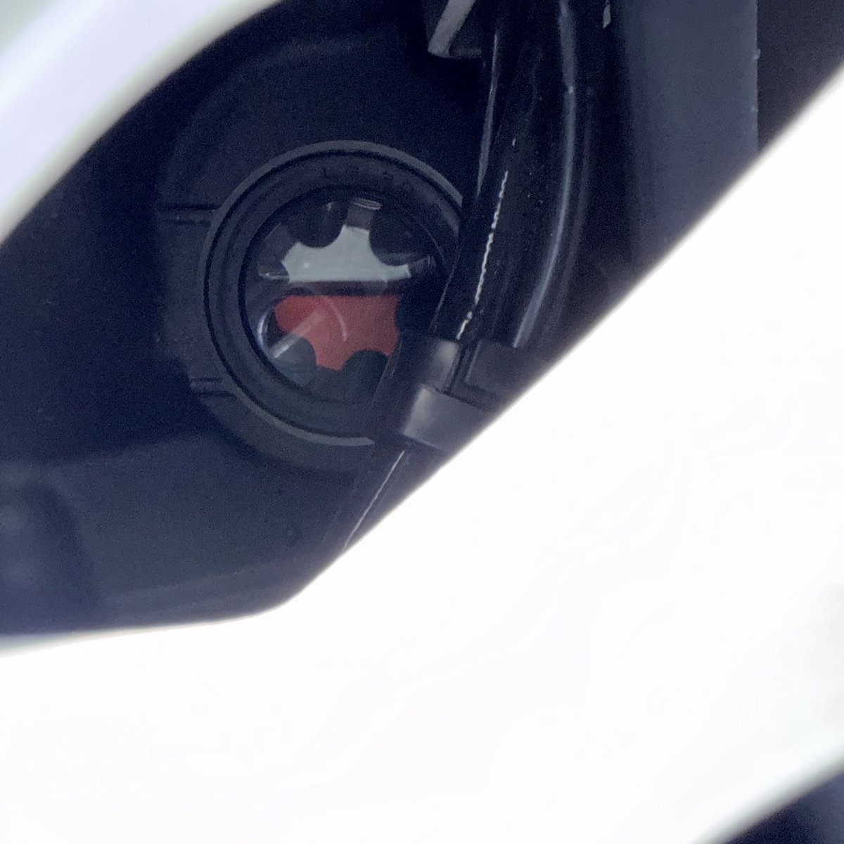 wataya714's tweet photo. バイク王での納車整備で交換されたオイルはなんだったんだろうか？
ドレンボルトは #プロボルト のチタン製マグネット付き🧲
オイルは安心安全の #ヤマルーブ #RS4GP。
#yzfr1 https://t.co/CINPFHJq1t