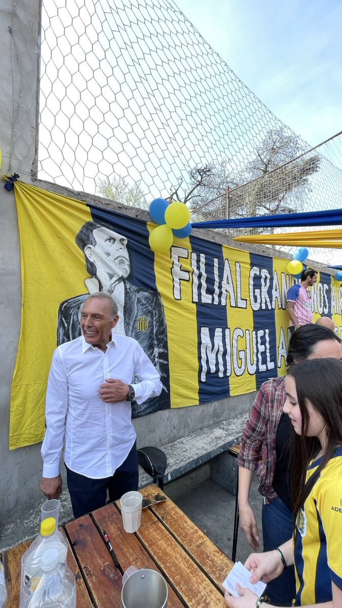 Comparte este San Miguel de la suerte. Esta tarde tenemos que ganar.