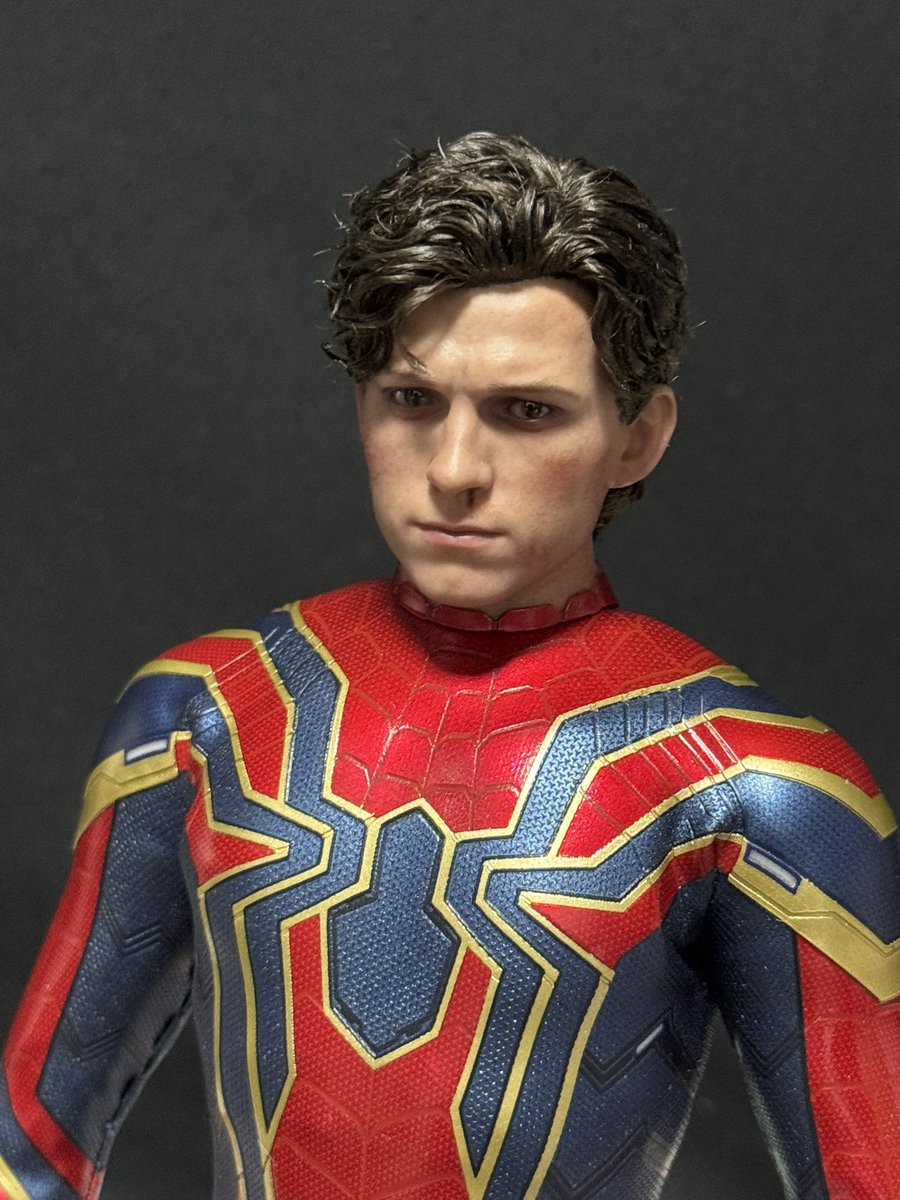 アイアンスパイダー
（アルチザン）届きました。

ずっと髪の丸の部分が気になってた
（ベタッと、上から押さえつけました感があって、センスがないと思ってた）ので

ほぐして調整しました。
少しの違いですが、その少しがデカいと思うんです。