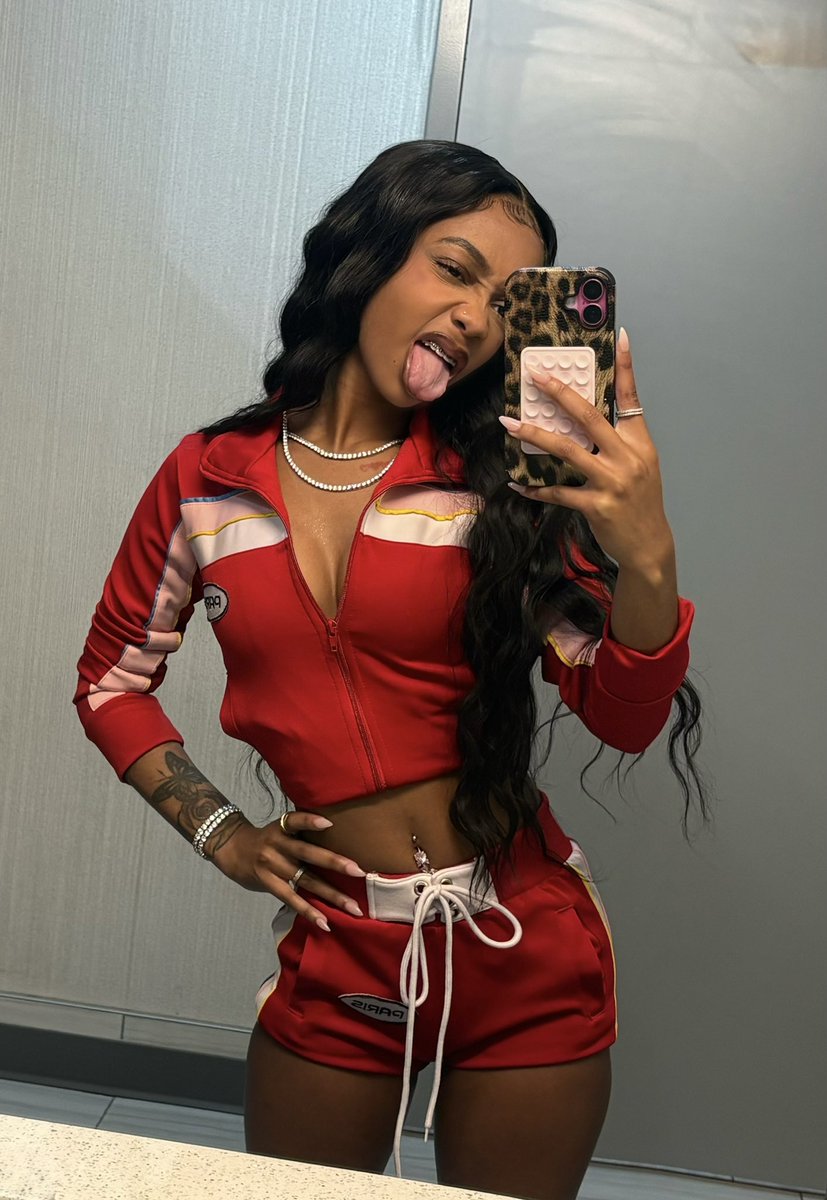 Paris London tweet media