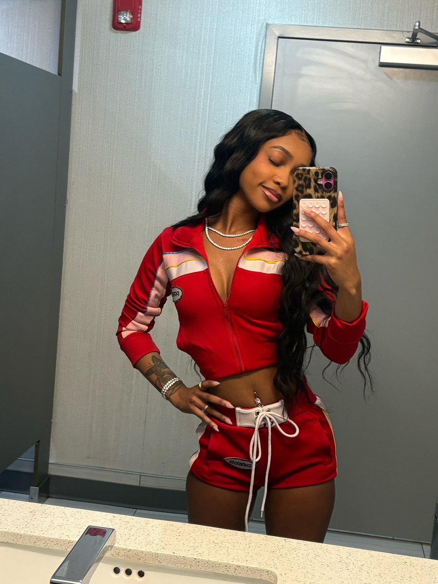 Paris London tweet media