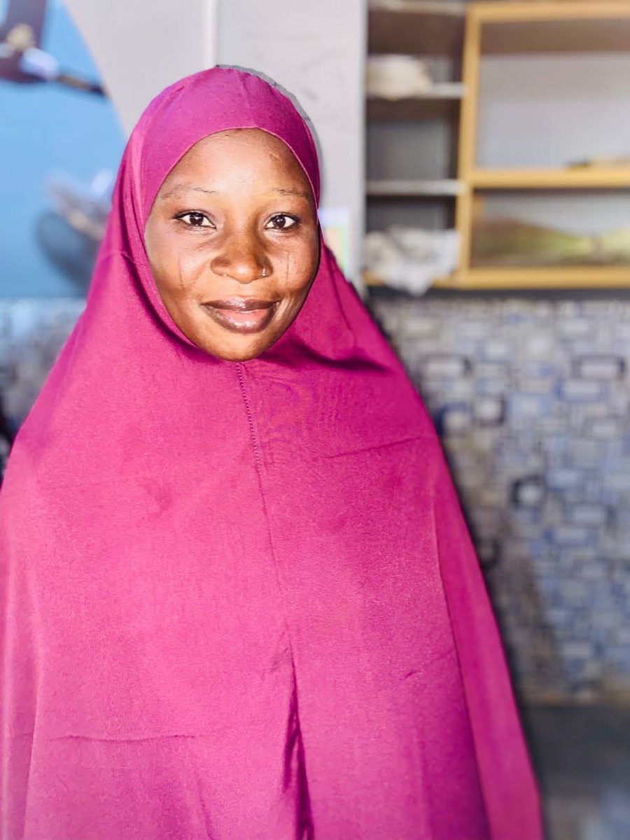 From CHRISTIANITY ✝️ to ISLAM ☪️ 

Charity to  Fa'iza 

She converted to Islam yesterday and started Fasting today. Masha Allahu