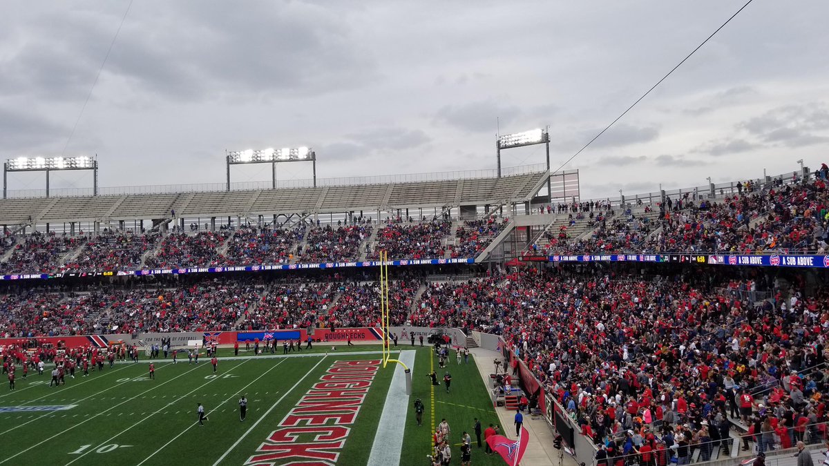Scott_Powell04's tweet photo. Hoping the @UFLGamblers can bring back this type of excitement and fandom back to Houston this season!😮💨 They have a smaller stadium now, yes, but the 2020 XFL Roughnecks crowds were truly a sight to see😲🔥 #UFL #XFL2020 https://t.co/8NuWDM8ZqG