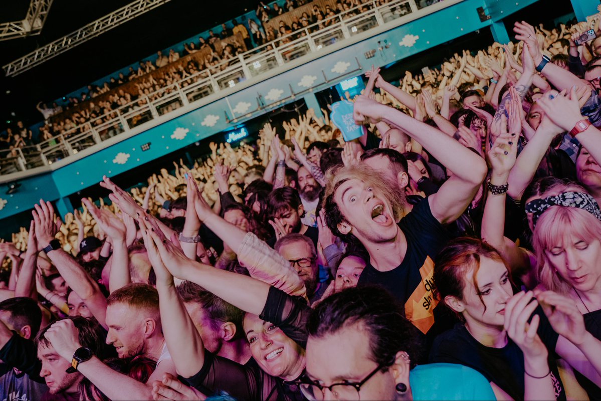 Chris DeMakes tweet media