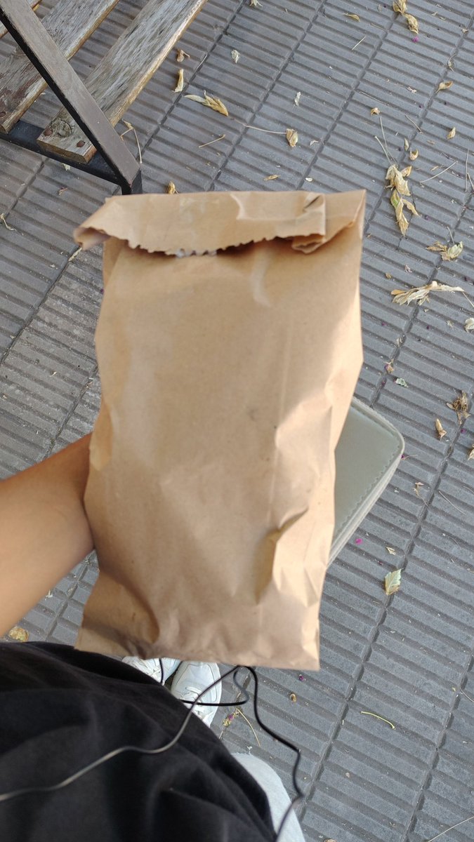 Sólo me levanté a comprar facturas