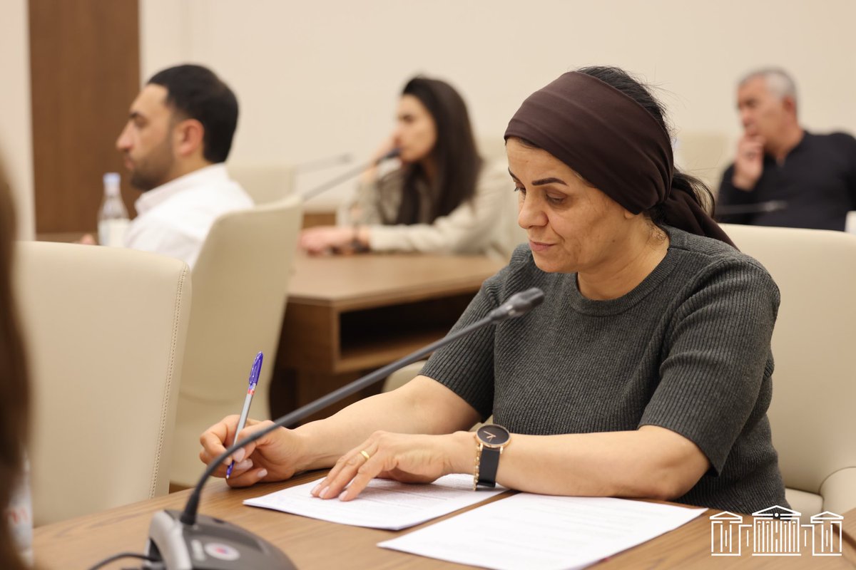 NgoShams's tweet photo. Shams NGO President participated in a working discussion with @armparliament and @minESCSarm raising challenges facing Yezidis in schools, the need to increase Yezidi language class hours, strengthen cooperation to protect educational rights and cultural identity. https://t.co/WoSeBAR6H3