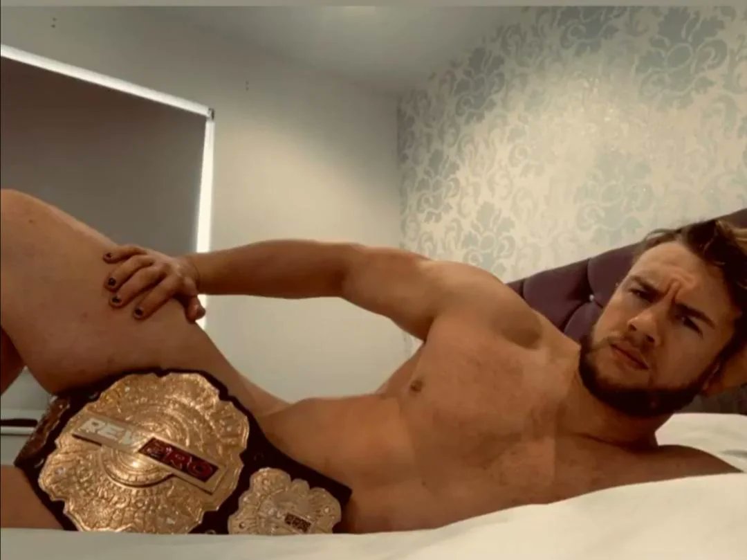 AfraidZeRA tweet media