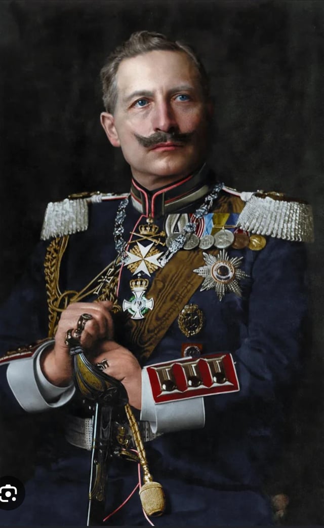 Gundamritter's tweet photo. Kaiser Wilhelm II. war in diesen Bereichen sehr fähig:
- Wissenschaftsförderung
- Modernisierung, Industrialisierung, Förderung von Elektrotechnik &amp; Automobiltechnik
- Aufrüstung, Dtschl. wurde wehrhaft wie nie zuvor in seiner Geschichte
- Repräsentation, populärer Medienkaiser https://t.co/AyhqfrABHB
