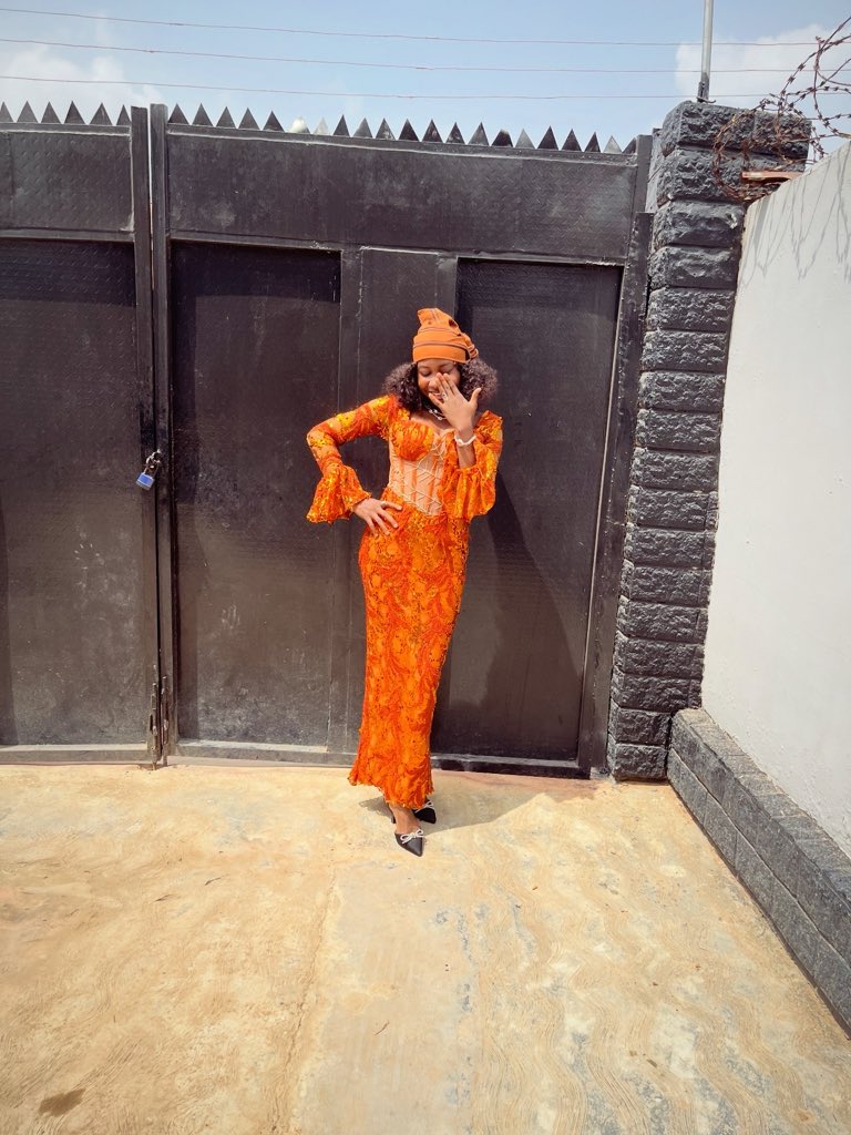 Designer Funmi tweet media