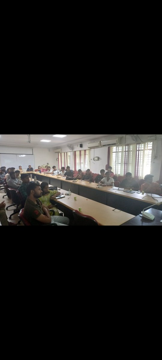 uohpolsci's tweet image. Snippets from an engaging session on "How to Read a Text?" organized by @CommunitasPolSc 

The interactive discussion was led by our PhD Scholars, @VENKYKRISHNA6 and @thengummoodan.

@HydUniv @School_SocialSc
#UniversityOfHyderabad #PoliticalScience #AcademicLife