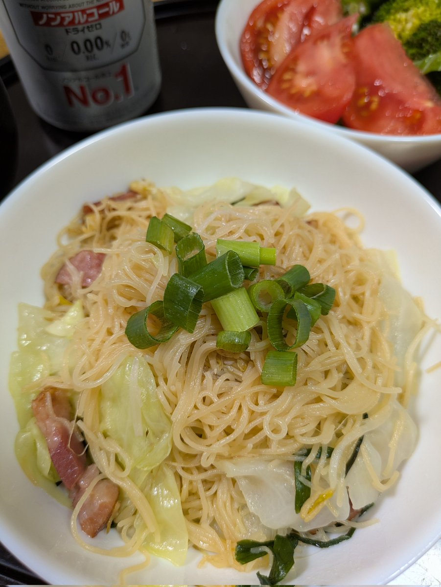 皆さま、週末いかがお過ごしだったでしょうか。本日は、陸上自衛隊中部方面隊の創隊65周年記念式典に出席いたしました。我が国の平和を守り、災害時など、私たちの安全・安心な暮らしを支えてくださる隊員の皆さまに、心からの敬意と感謝をお伝えしました。明日は県議会の一般質問です。県民の皆さまの