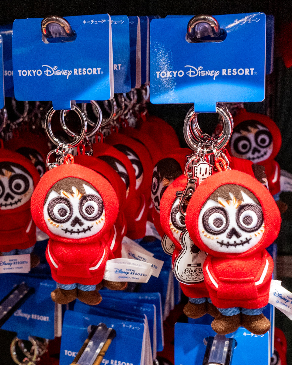 東京ディズニーランド 『リメンバー・ミー』 ミゲルのキーチェーンが