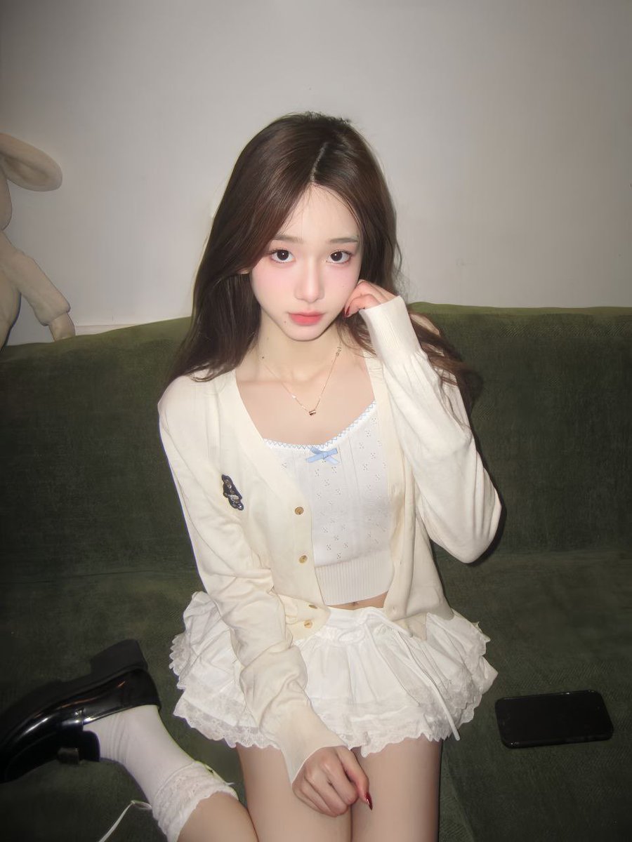 小黄人~AI脱衣 tweet media