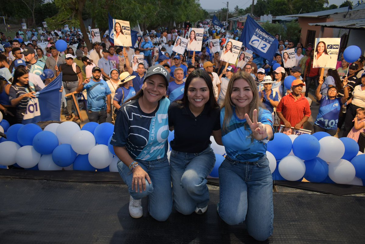 Bolívar y el país necesitan mujeres como ustedes, con carácter y los pantalones bien puestos, feliz de estar de su lado y caminar con ustedes <a href="/nadiablel/">Nadia Blel Scaff</a> <a href="/CamilaSalas/">Maria Camila Salas</a>