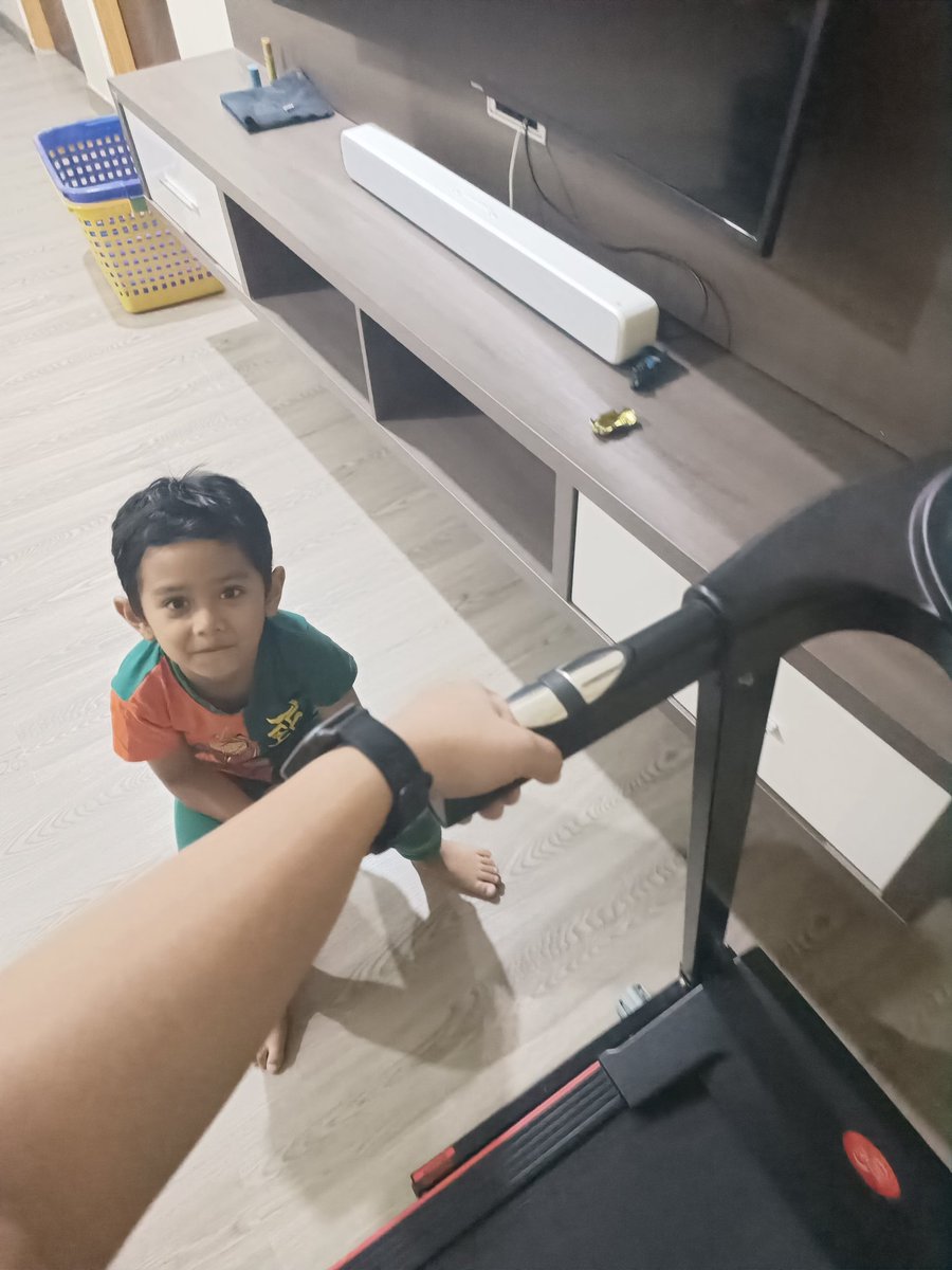 eirazm's tweet photo. 24/2: ✅ (20 mins treadmill/home)
25/2: ❌
26/2: ✅ (~50 mins strength / PT)
27/2: ✅ (20 mins treadmill/home)
28/2: ❌
1/3: ✅  (30 mins treadmill/home) https://t.co/dNPZSI9IFK
