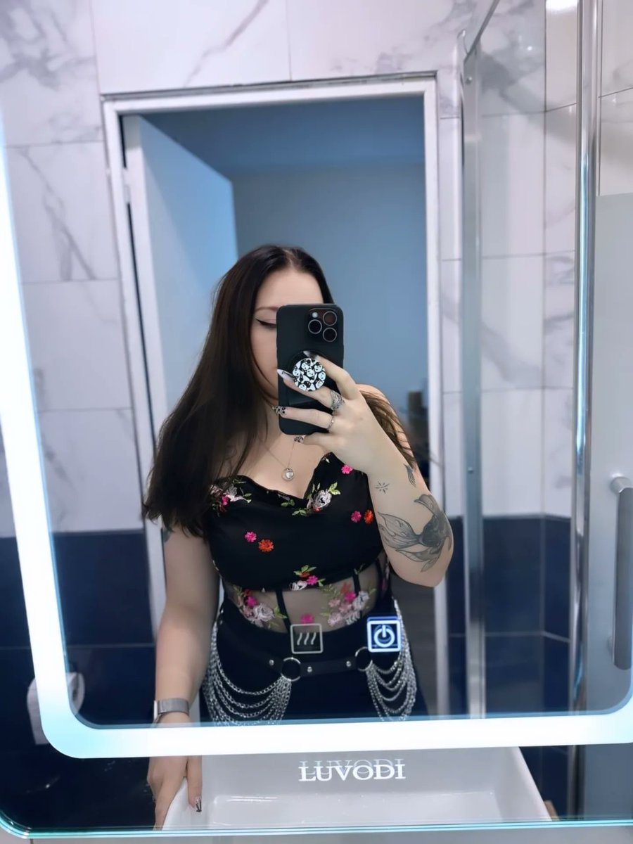 tapetite_cassie's tweet image. Un poil de transparence aujourd'hui 
#transparent #outfit #brune