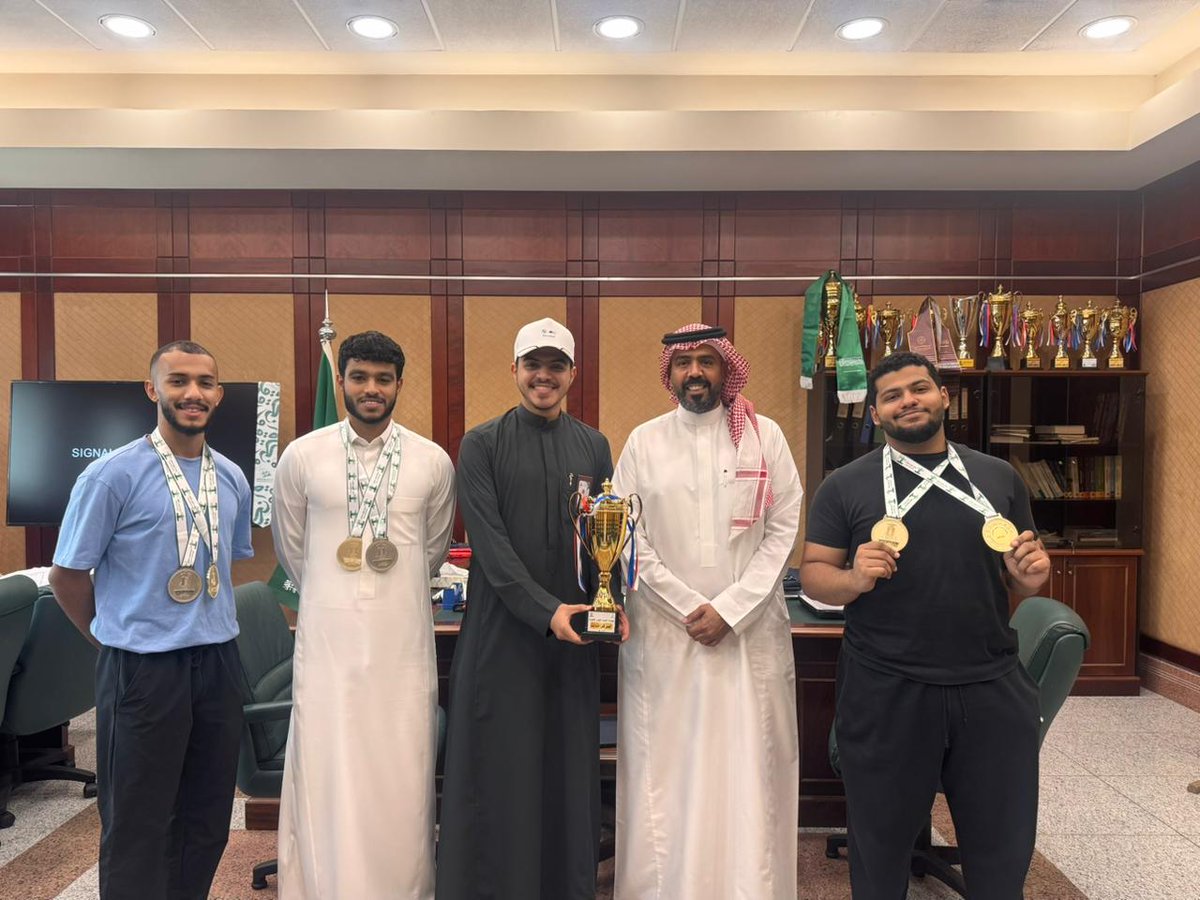 اللجنة الرياضية | الهندسة tweet media