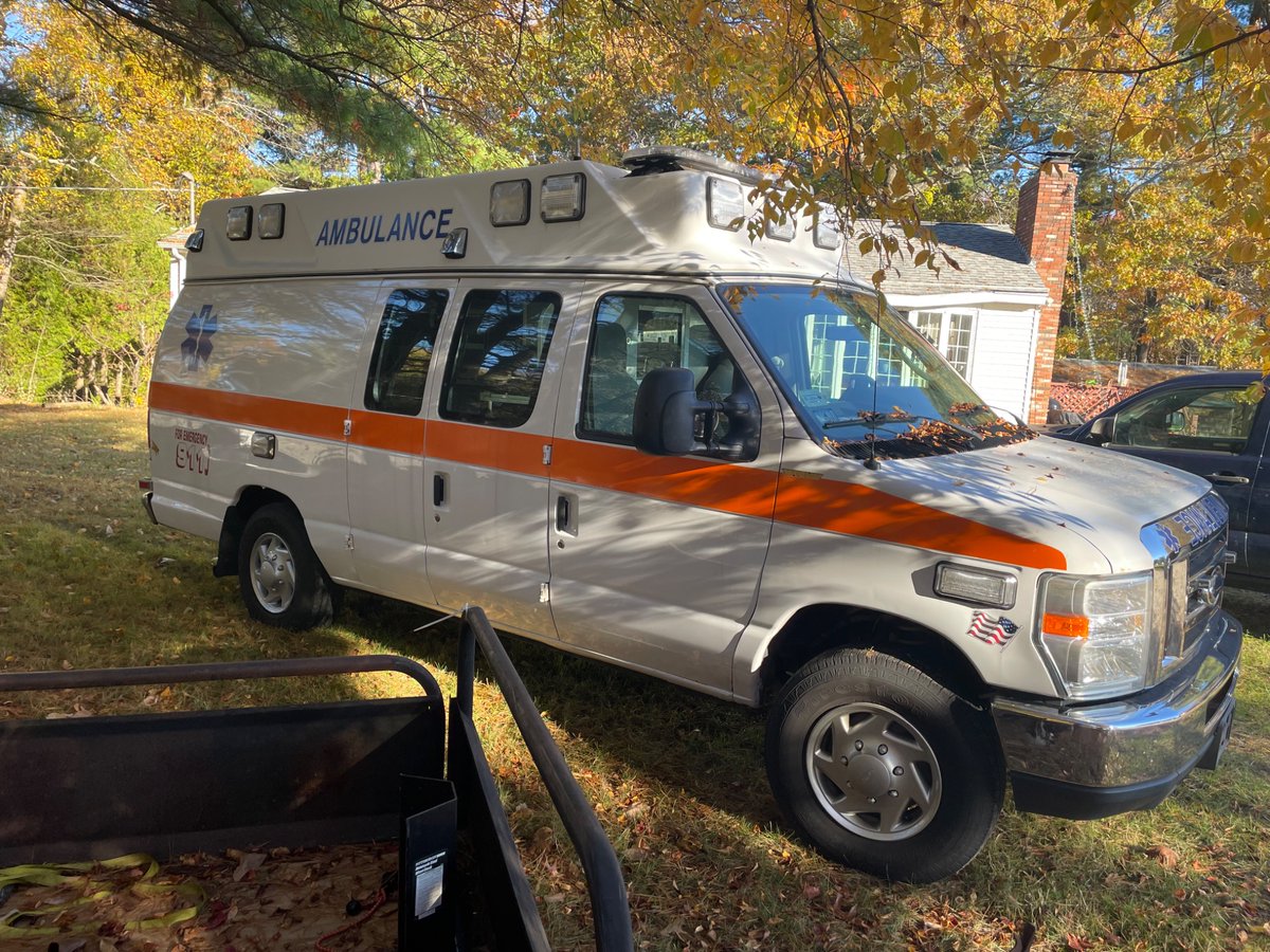 US Ambulances for Ukraine NFP tweet media