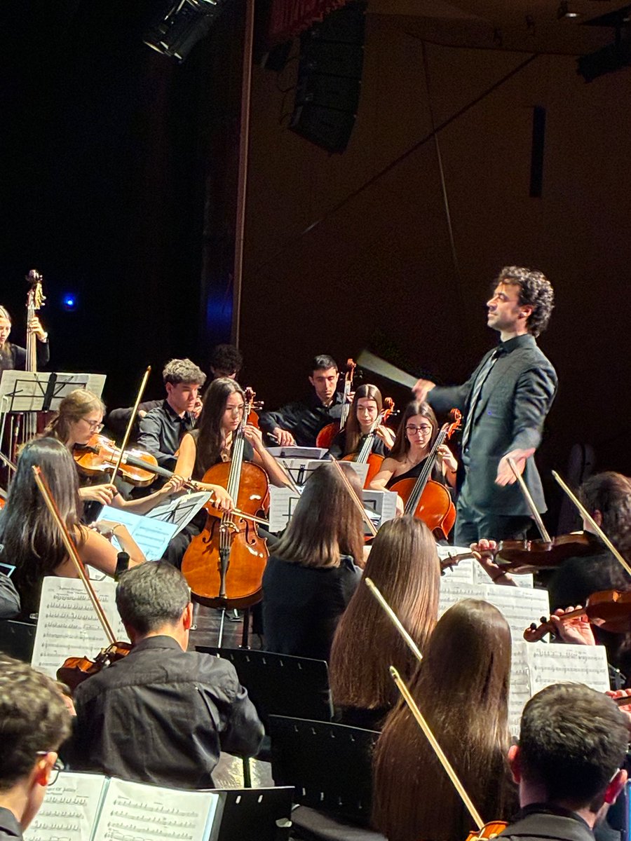 Conservatori dels Pirineus tweet media