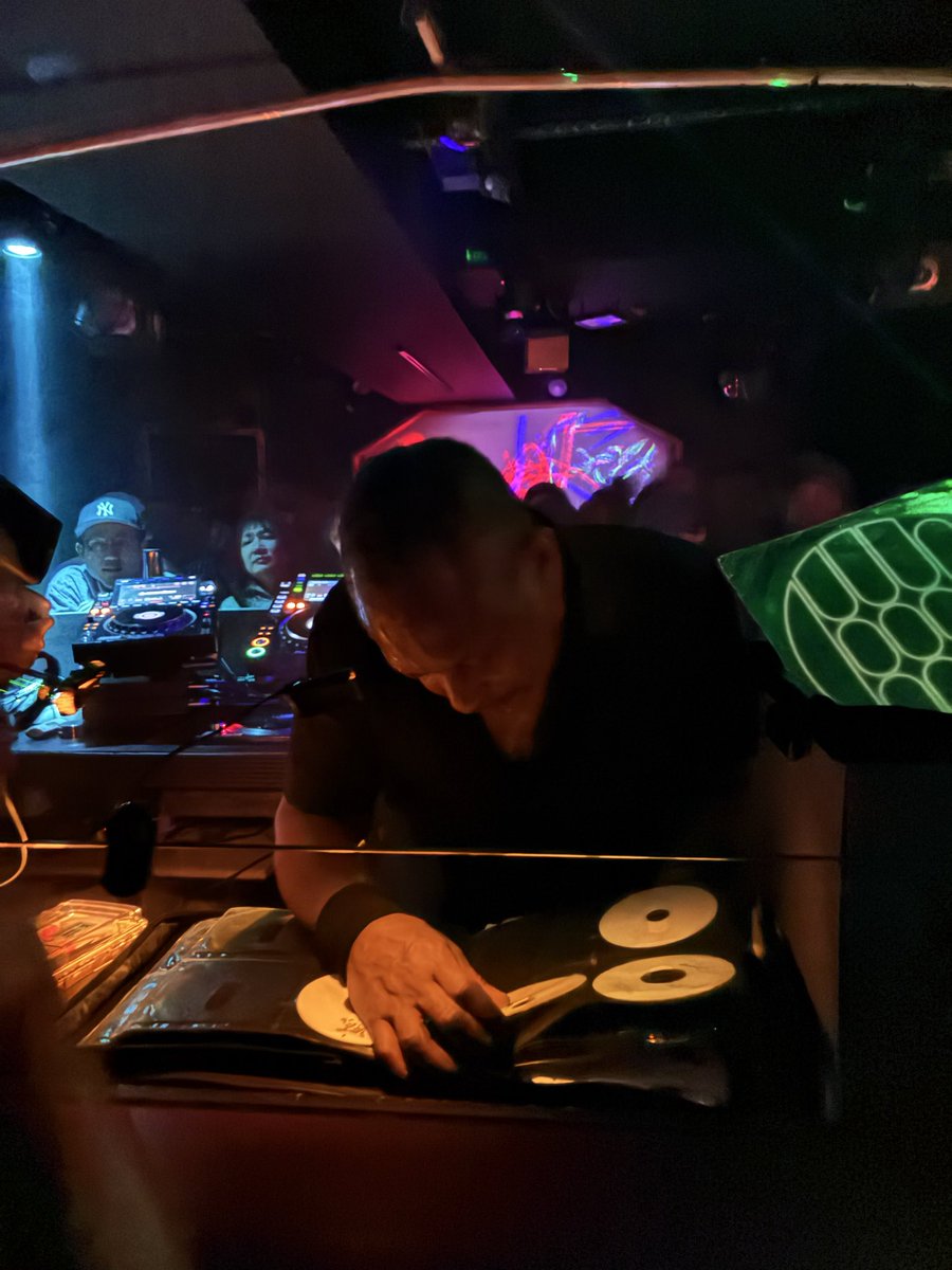 🅂🄸🄽 tweet media