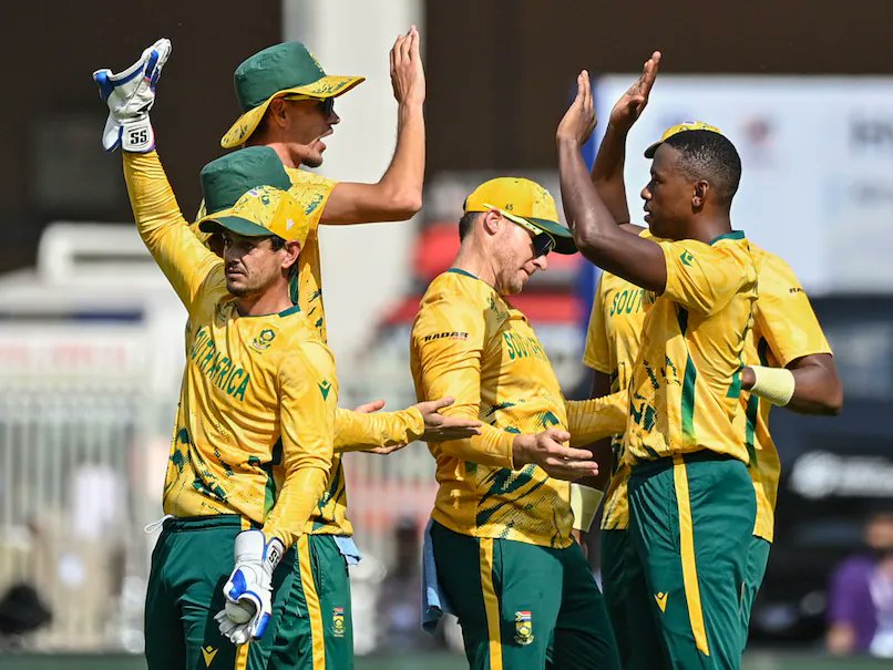 NDTVWorld's tweet photo. T20 World Cup: South Africa (154/5) beat Zimbabwe (153/7) by five wickets in Super 8 game, set up semi-final clash with New Zealand
#SAvWI #T20WorldCup #SAvsWI
https://t.co/gHdTcxO1P6 https://t.co/BIRYZAbeJ2