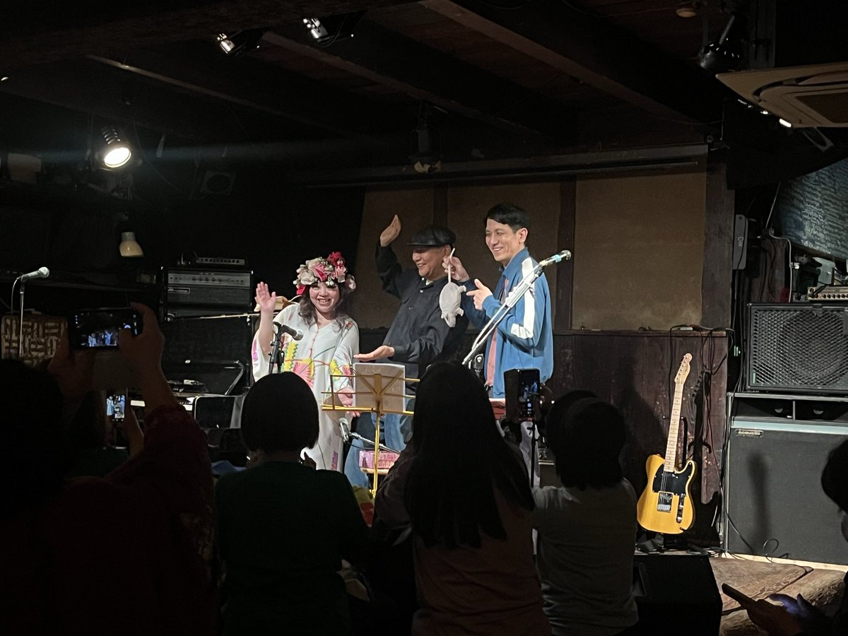 人間音楽会、良かった！園子園子展のお客さまとも1wぶりの再会で感激😻
3時間かけて行った甲斐がありました♬バンさんも優しいお声で面白くて、ちんすこうルーさんがめっちゃ色っぽくて可愛かったです。ゆうさくさんも、やっぱり楽しかった！
サイゼリアの曲作ってほしいです🇮🇹
#拾得