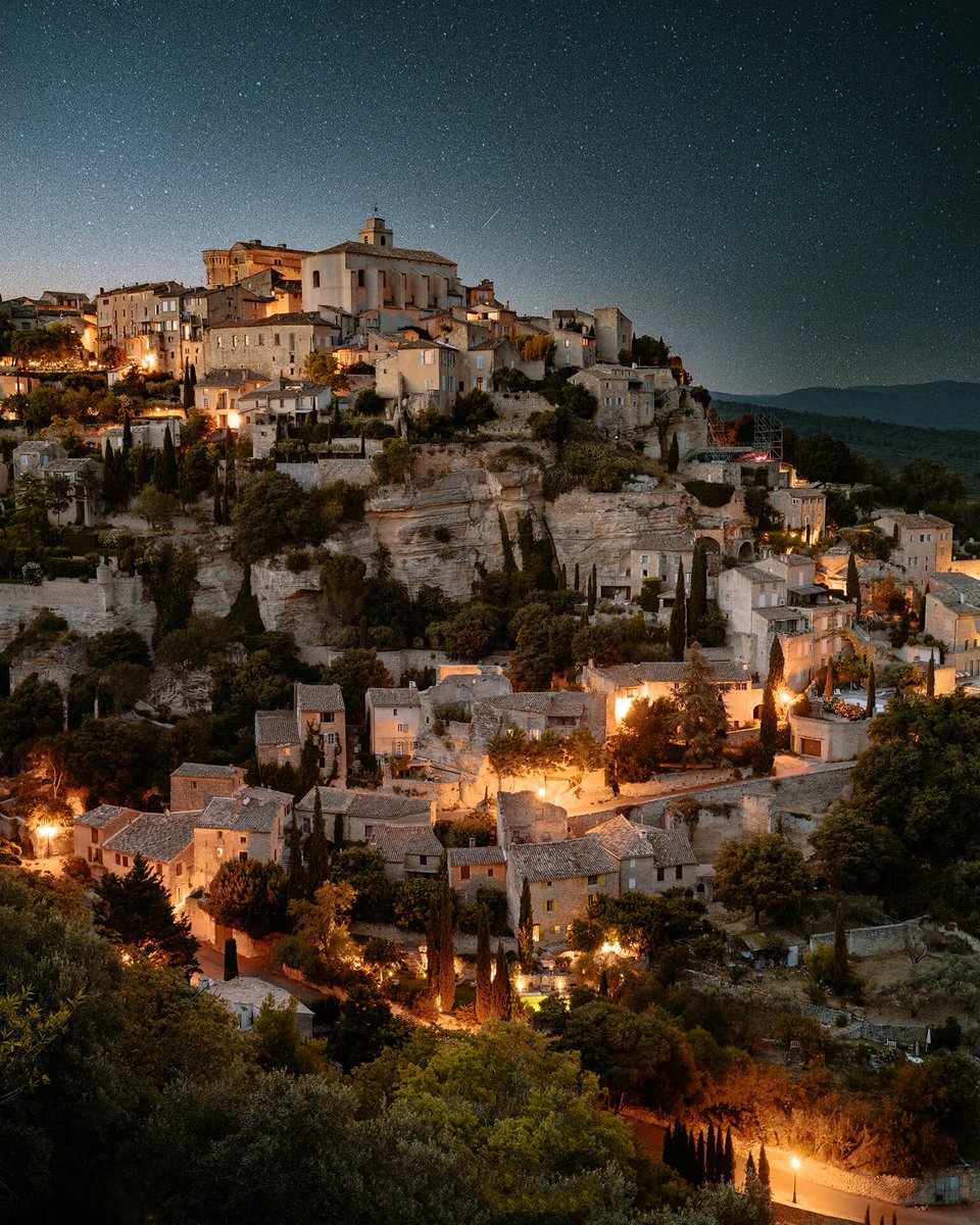 PerseusLeGrand's tweet photo. 11) Gordes, Vaucluse https://t.co/HaXvMOSjdq