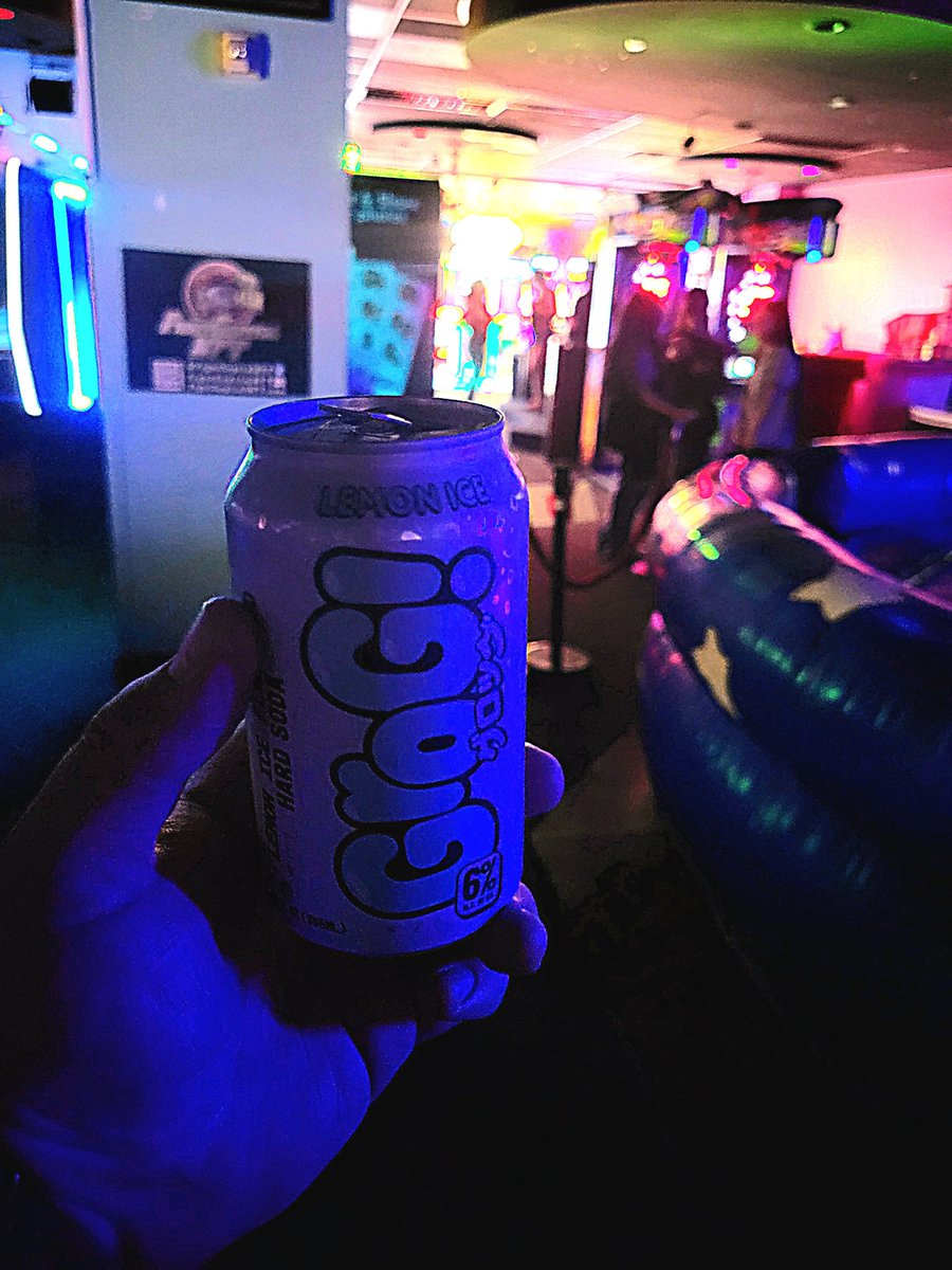 TheWheezyDeezy's tweet photo. Grog spotted at The Nerd in Vegas @maxmoefoe @anything4views https://t.co/zX0phtWhO7