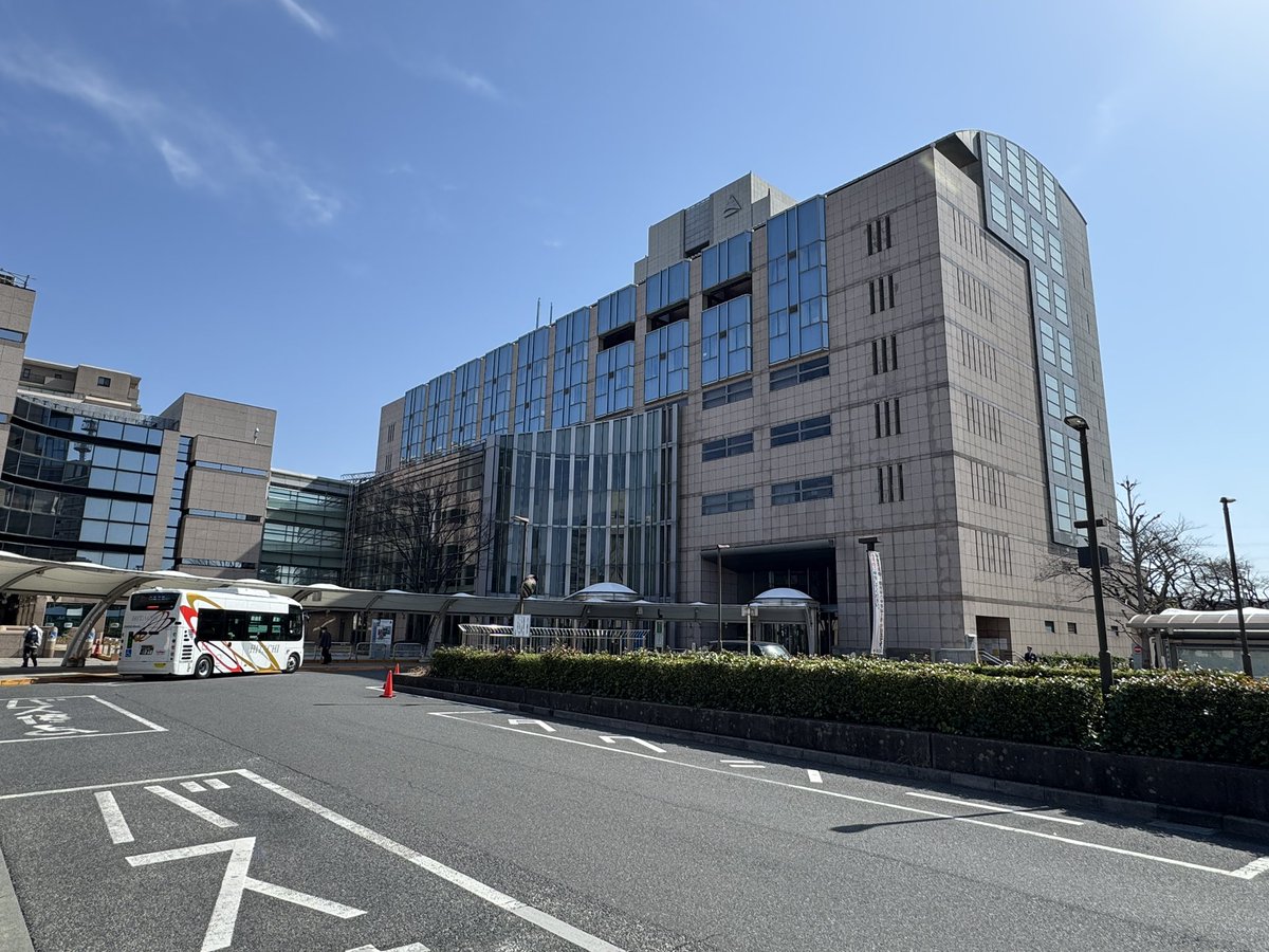 ミッション終了。

水害時に足立区役所で想定される最大浸水深は約4mと外壁に表示あり。

やはり広域避難は只事ではない。