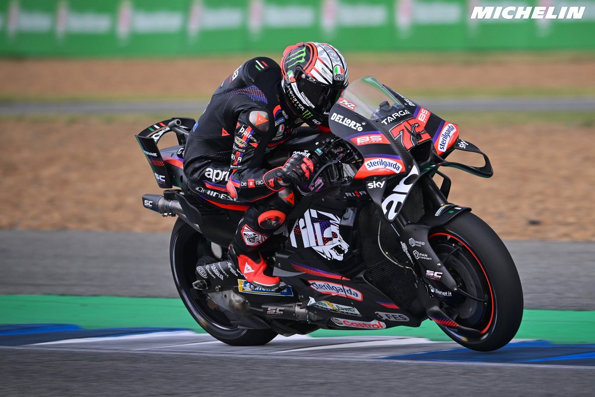 bazzantonio's tweet photo. Super Bez e Super Aprilia.
4 moto nelle prime 5.
Che spettacolo!!!
#Aprilia #Bezzecchi https://t.co/nvaRHqc5YF