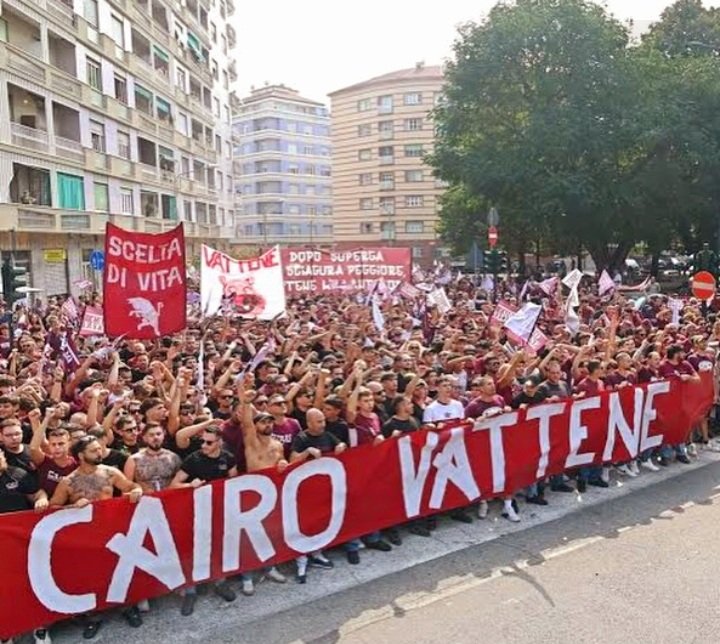 molegranata's tweet photo. Senza Padroni
#FREETORO https://t.co/HSfMtk9LaY