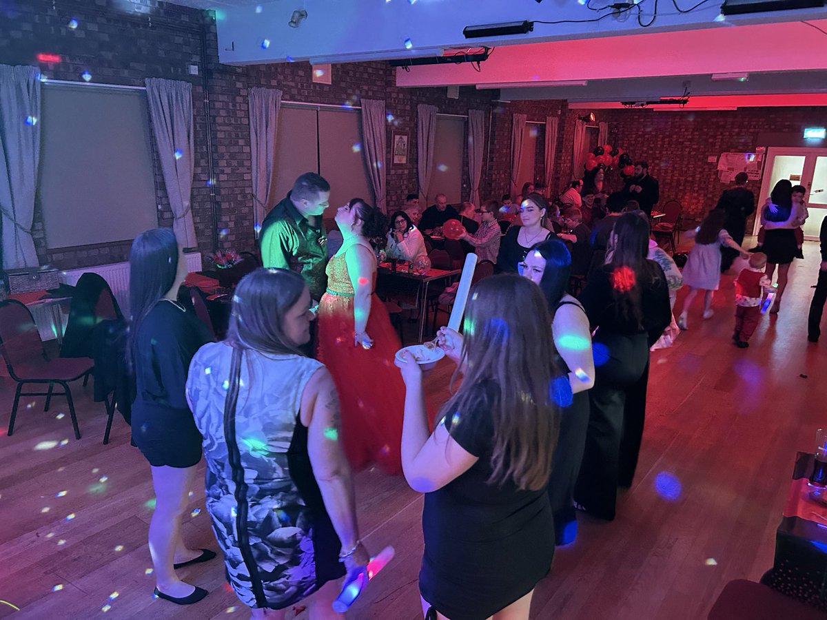 contactdiscos's tweet photo. https://t.co/CfVudWcICF 

For all occasions including weddings, anniversaries, birthdays,  karaoke, northern soul nights, neon lit parties, charity nights, retirement parties and so many more events. https://t.co/GfLXZRxKo6