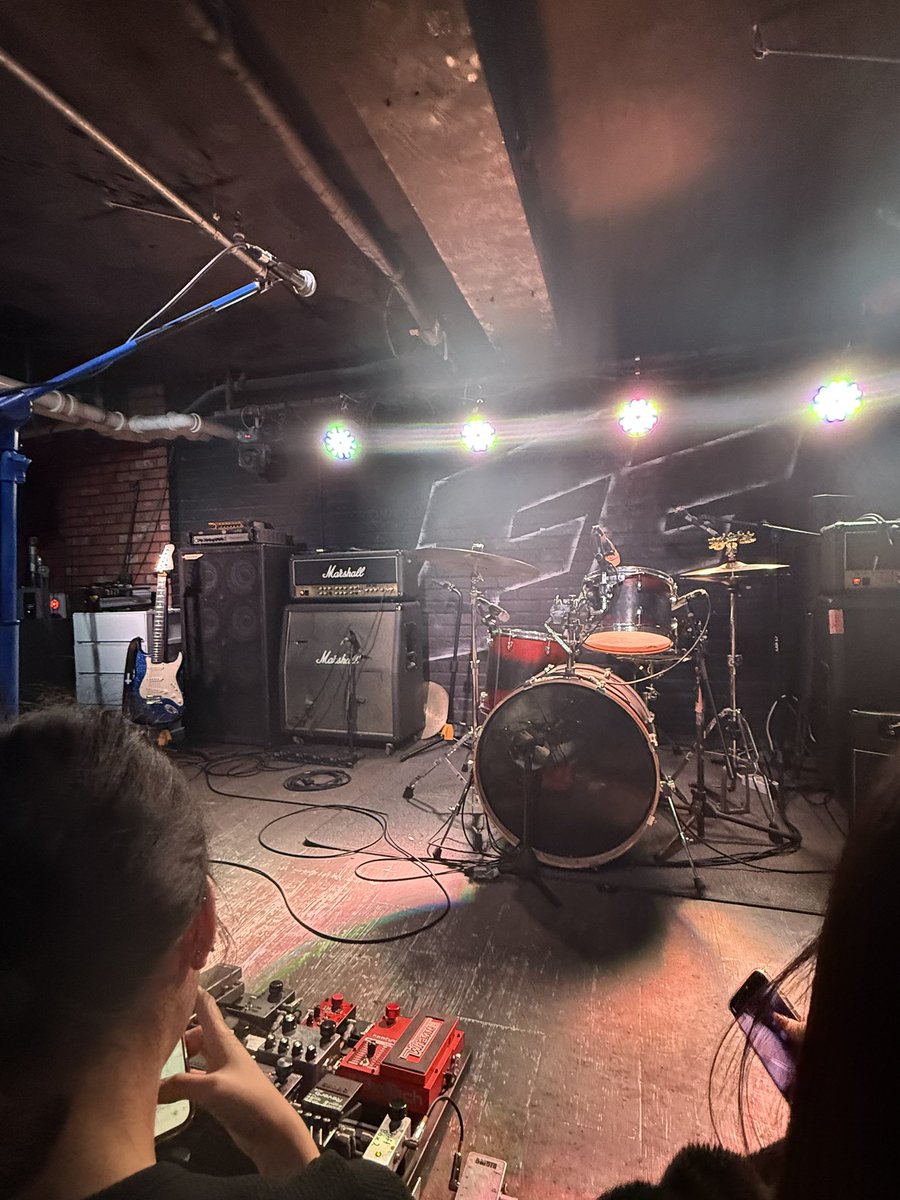 kyoko_kongja's tweet photo. ライブハウス高校生の時以来‼️ウンチャンの前🥁🎶
#clubff https://t.co/ow9ST1QRtE