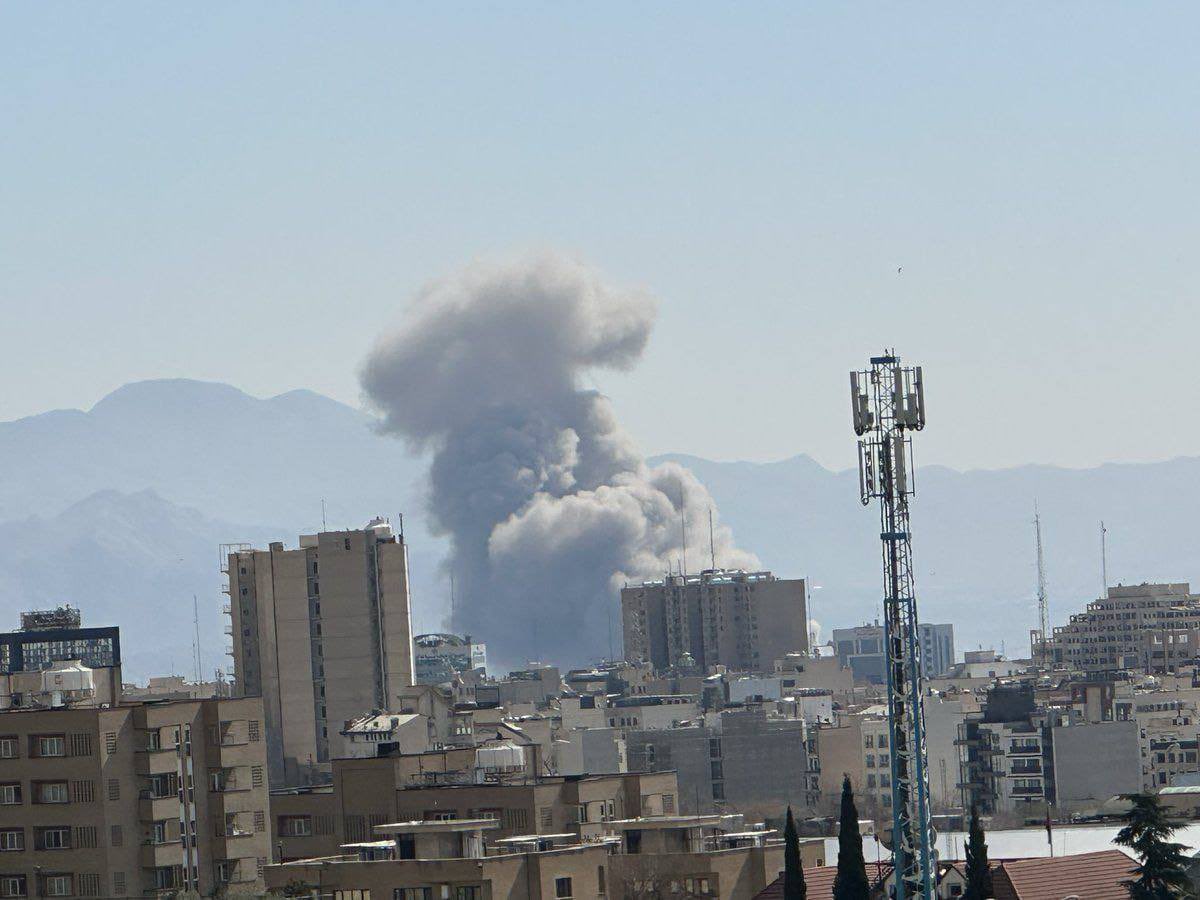 HananyaNaftali's tweet photo. BREAKING: Israel’s Air Force is now striking in the heart of Tehran, capital of Iran.

In just 24 hours it achieved air superiority over the skies of Iran. https://t.co/Y37yqcsglL
