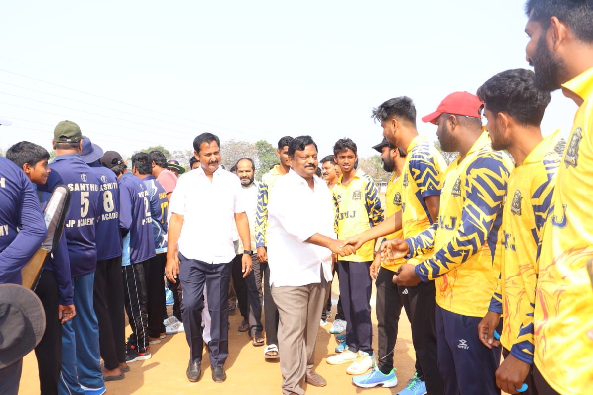 Attended the inauguration of cricket tournament by St.ignishias Gaglapur ⁦<a href="/QuthbullapurC/">Quthbullapur Congress</a>⁩ ⁦<a href="/revanth_anumula/">Revanth Reddy</a>⁩ ⁦<a href="/Bmaheshgoud6666/">Bomma Maheshkumar goud</a>⁩ ⁦<a href="/OffDSB/">Sridhar Babu Duddilla</a>⁩ ⁦<a href="/Vemnarenderredy/">Vem Narender Reddy</a>⁩ ⁦<a href="/INCTelangana/">Telangana Congress</a>⁩