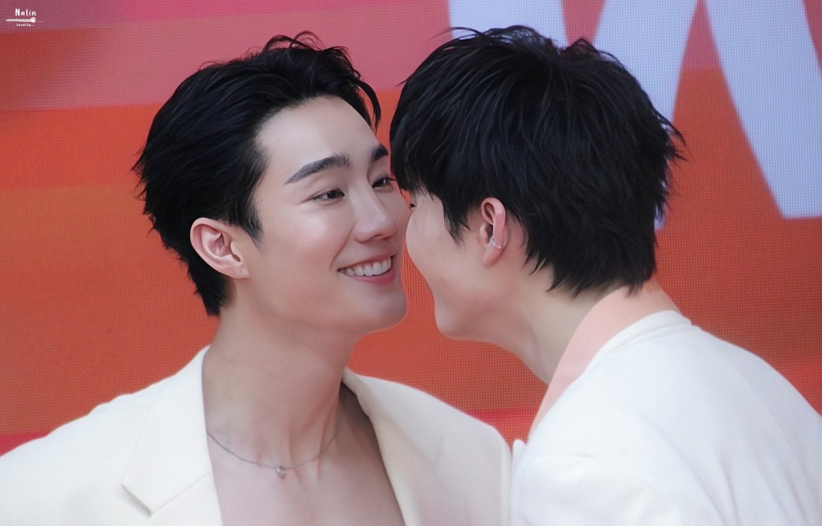 ฮึ้บไว้ๆ ผู้คนเยอะแยะ 🤣🤣

#ฟอสบุ๊ค