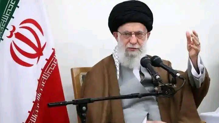 Sinceitlasts's tweet photo. Do not think of those who are killed in the way of Allah as dead; rather, they are alive, sustained by their Lord!
He embraced Shahadat but did not bow down ifo oppressors.
#AyatollahKhamenei
#آیت_اللہ_خامنہ_ای_شہید https://t.co/Y79stB9XC5