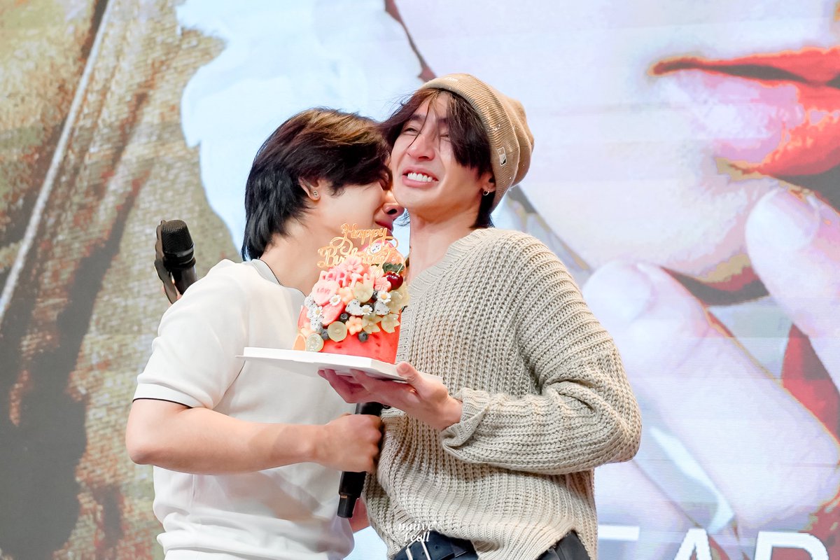 naiivetcellcEM's tweet photo. ใครไหวไปก่อนได้เลยคับ
เราไม่ไหว
ขอบคุณที่เติบโตมาด้วยกันนะ 
ขอบคุณพี่เอิร์ทที่อยู่ตรงนี้และขอบคุณมิกที่ดูแลพี่เอิร์ท รักพี่เอิร์ทมาเสมอ
ดูแลกันไปเรื่อยๆ เลยนะ

#EarthTheaterOfLove #ExploreOurTheEarth2026  #เอิร์ทมิกซ์ #EarthMix @Earth_pirapat @wixxiws #naiivegraphy https://t.co/G76oYk4a6S