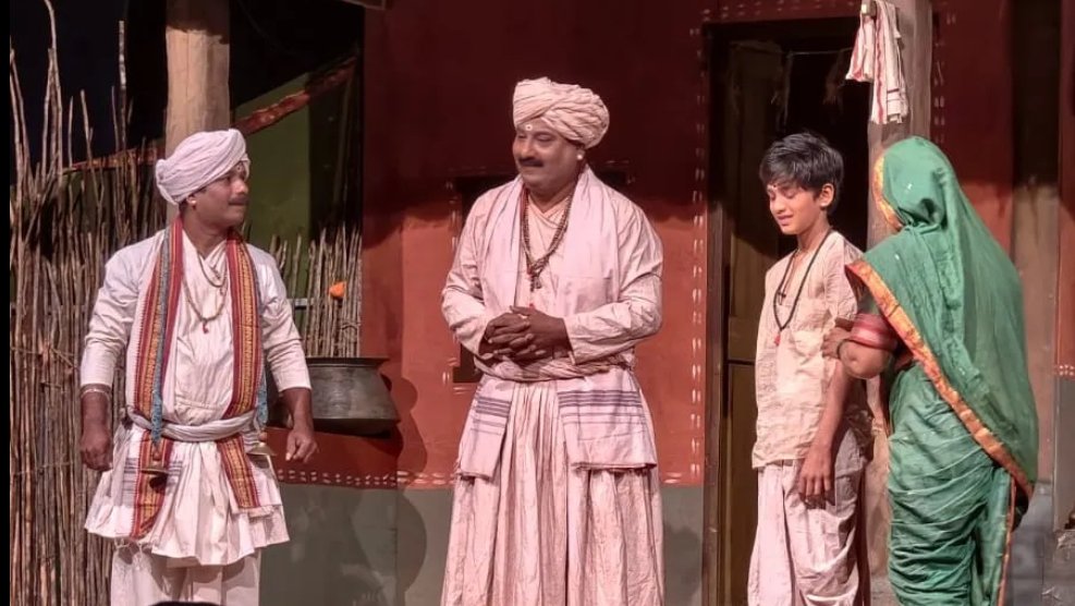 Rashtriya Warakari  Parishad Warns to Stage Agitations if Shows of ‘Itthala’ Play Not Stopped

Memorandum submitted to the guardian minister of Ratnagiri against the play

Hindus are the real foes of Hindu Dharma ! Please note that followers of other religions never say anything