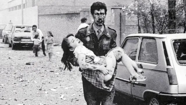 Señora <a href="/SusanSarandon/">Susan Sarandon</a> para hablar desde el desconocimiento, se informa antes con conocimiento. 

865 ases1natos de la banda terror1sta ETA.

Se ha estrellado de verdad hoy. Un saludo