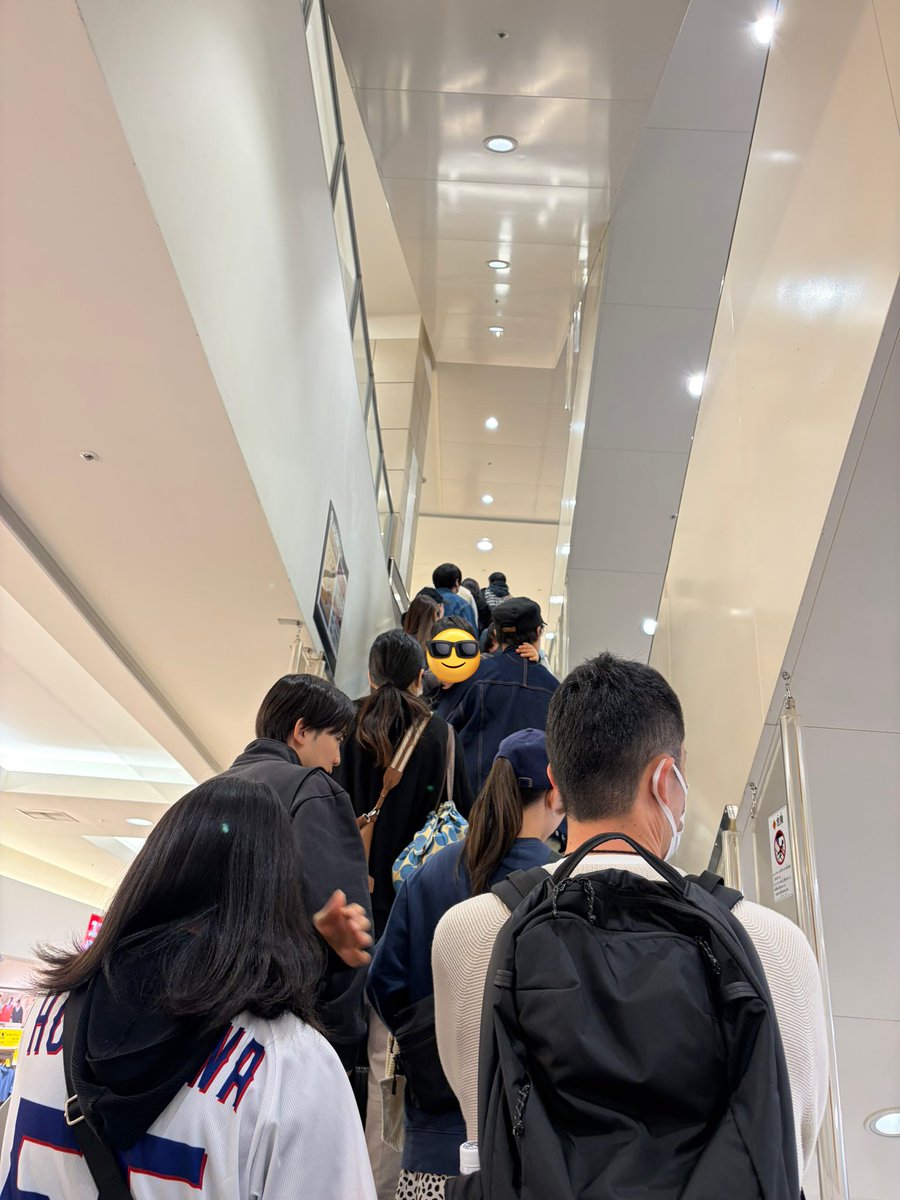 名古屋、みんなが当たり前のように2列でエスカレーターに乗る最高の街…住みたい…