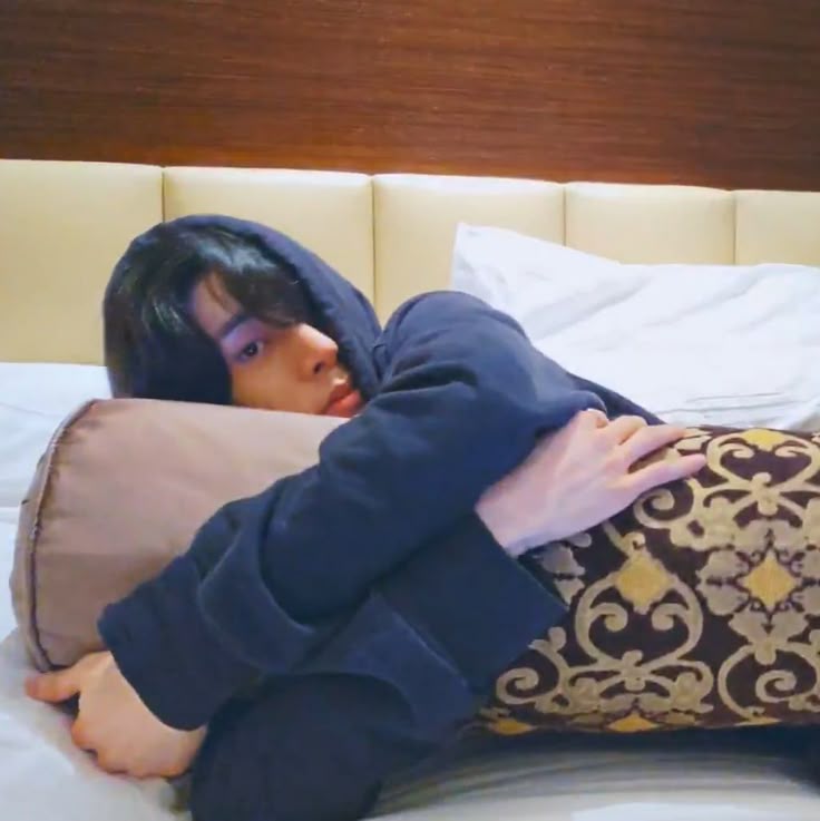 blue_raein's tweet photo. The way you got me all in my head 
Think I'd rather you in my bed
Whatever it is you know I can take it
I'm counting the daya how many days
Til I can see you again
@ENHYPEN
#JAKE_ENHYPEN #ENHYPENWORLD #ENGENE #KNIFE #HouseofVampire #fypシ https://t.co/vJc3RDbVqQ
