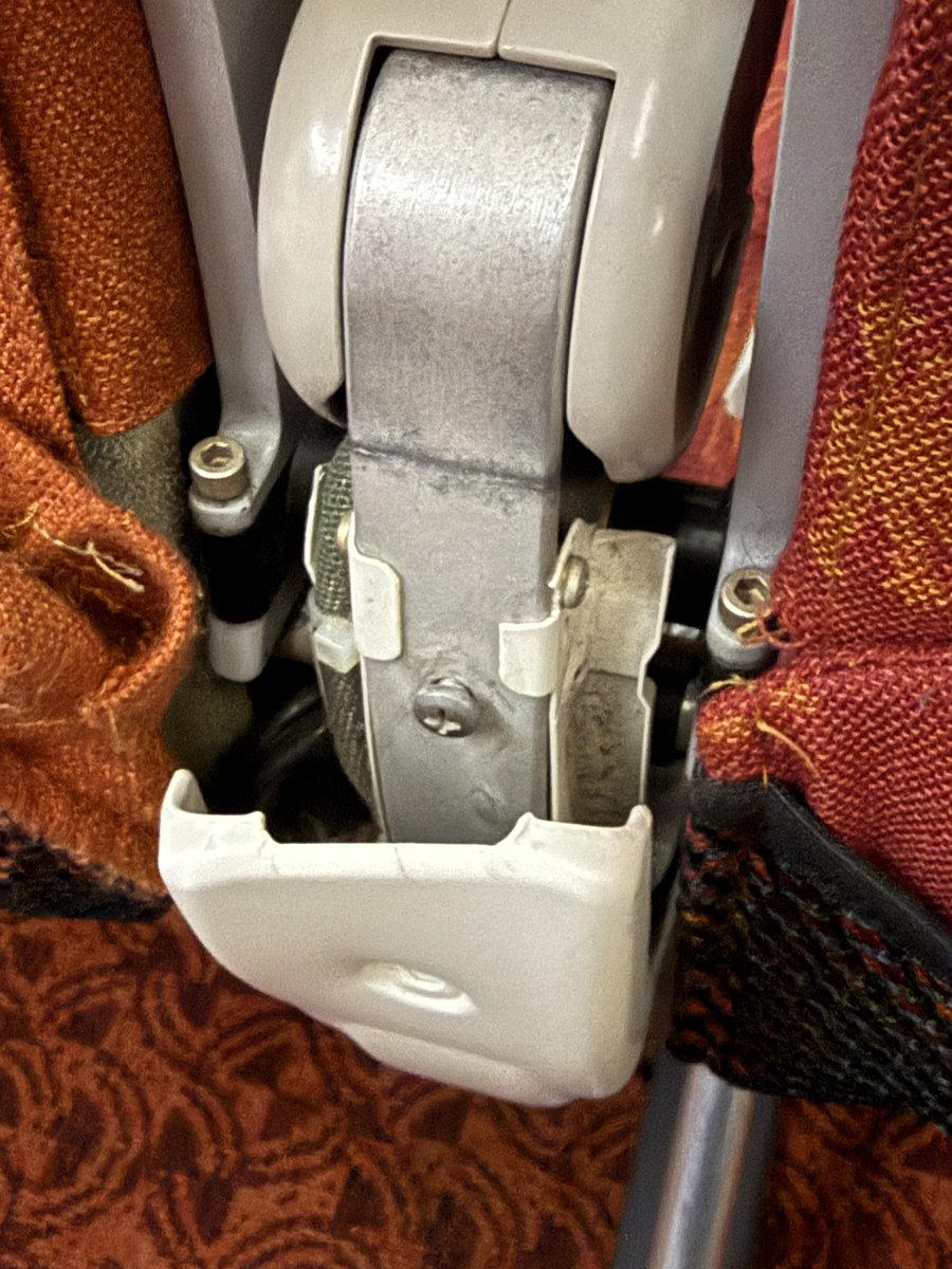 sandeepontwit's tweet photo. @neeleshmisra @airindia Air India Seats on 13 hours flight in 787 Dreamliner after paying INT 98000 https://t.co/C9lKhtRyWa